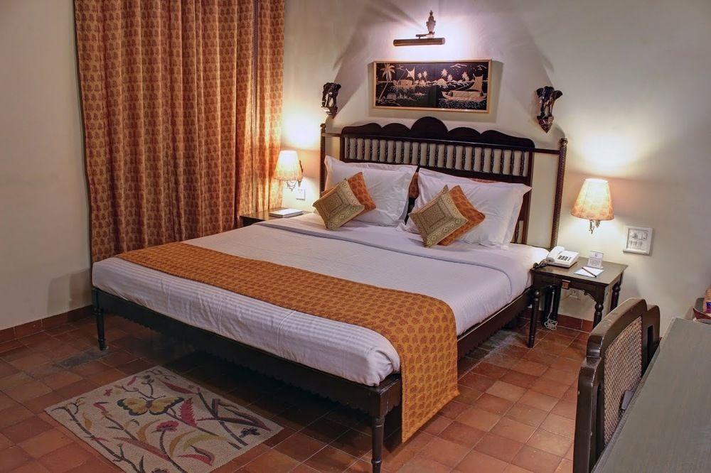 Palace On Ganges - Heritage Hotel Varanasi Exterior foto